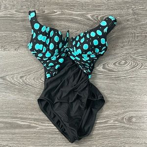 Miraclesuit bathing suit! Miracle suit bathing suit! Size 6